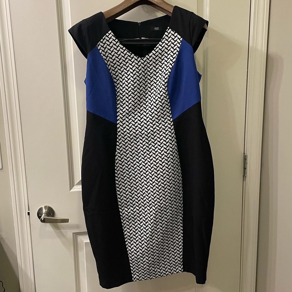 Stunning Short Sleeve Work Dress